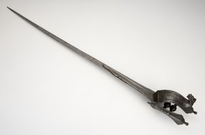 Pata, handskesvärd (stål, järn och mässing)