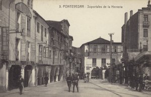 Arkadbågar i smedjan, Pontevedra, Spanien (svartvitt foto) av Spanish Photographer