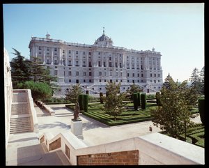 Utsikt över det kungliga palatset (1738-1755) (fotografi) av Spanish School