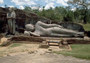 Den liggande bilden, som föreställer Buddhas parinirvana, skulptur, Gal Viharas tempel