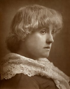 Mary Eastlake, brittisk skådespelerska, 1883 av St James
