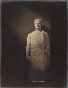 Figur av en präst, sen stil av Stephen Thompson