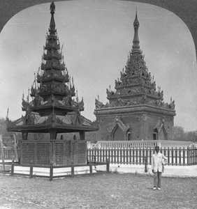 King Mindons grav, kungliga palatset, Mandalay, Burma, 1908