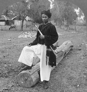 Man av Kachin-stammen, Övre Burma, 1908