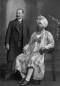 Maharaja Sir Ranbir Singh Bahadur av Jind med en brittisk tjänsteman