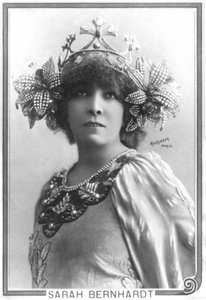 Henriette Rosine Bernard aka Sarah Bernhardt (1844-1923) som "The distant princess", en pjäs av Edmond Rostand (s/v foto)