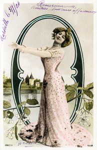 O b: Agustina Otero Iglesias, alias Caroline Otero kallad La Belle Otero, sångerska, kabarédansös och viktig kurtisan från Belle Epoque - Alfabetet i vykort
