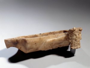 Art of Mesopotamia: Lampa dekorerad med en androcefal tjur (i albatre) sumerisk period (cirka 2400 f.Kr.). Paris, Louvren av Sumerian Mesopotamian School