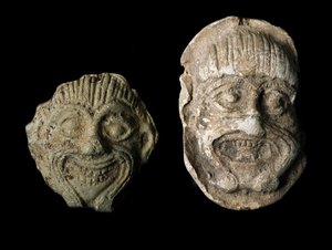 Demonhuvuden Humbaba (terrakotta)
