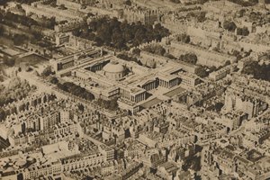 "Novel view of the British Museum Surrounded By The Massed Trees of Bloomsbury", c1935. av Surrey Flying Services