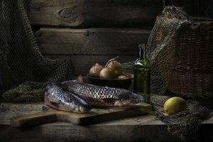 Stilleben med mörka skaldjur av Svetlana Pavlоvskaja