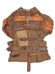 Tvångströja ägd av Harry Houdini, ca 1915 (khaki canvas, läder & metallnitar) av Swanfeldt Tent and Awning Co.