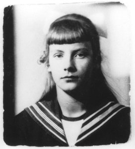 Greta Garbo som tonåring (s/v foto)