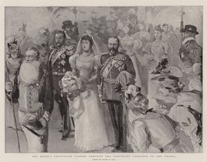 Brudens procession passerar genom den tillfälliga korridoren till kapellet av Sydney Prior Hall