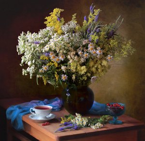 Stilleben med vildblommor på sommaren av Tatyana Skorokhod