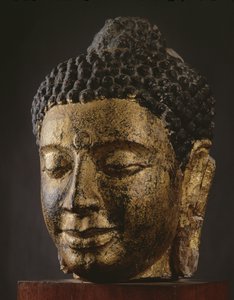 Jätte Buddha-huvud med slutna ögon, Srivijaya-stil