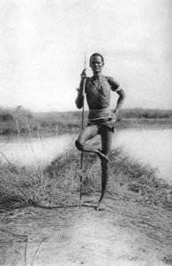 En karakteristisk Dinka-attityd, Terrakekka till Aweil, Sudan, 1925 1927