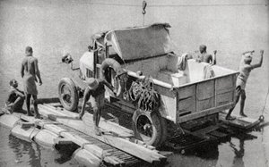Korsar floden Chambesi på en trasig ponton, norra Rhodesia, 1925 1927
