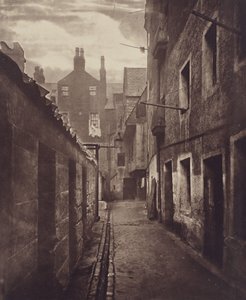 Close, nr 115 High Street. av Thomas Annan