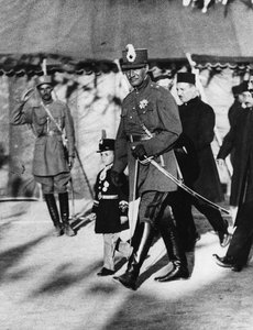 Shah Pahlavi av Persien med sin son kronprinsen, april 1926