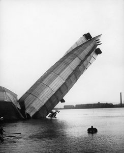 Vraket av Storbritanniens största luftskepp, Mayfly, vid Barrow 1911