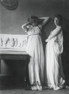 Oidentifierade modeller i grekiska dräkter, ca. 1883. av Thomas Eakins