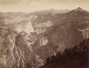[Yosemite Valley från ovan] / [Yowiye och Piwyack. Vernal och Nevada Fall. Yosemite Valley från Glacier Point] av Thomas Houseworth and Company