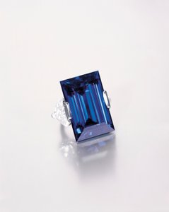 Rockefeller Sapphire (diamanter, safir och platina)