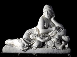 Medee funderar på att döda sina barn Marmorskulptur av Tommaso Solari (1820-1897) 1863. Dim. 60x80x38 cm Från Prince Odone di savoias samling. Genes, Art Gallery Moderna, inv. 744 av Tommaso Solari
