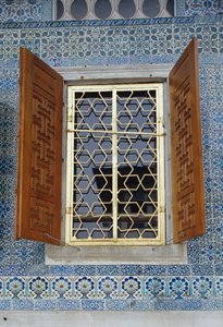 Kakelarbete på utsidan av Omskärelserummet, byggt 1648 av Turkish School
