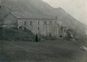 Klostret San Pietro al Monte, Civate, Lombardiet, Italien, fotografi av Ugo Monneret de Villard, cirka 1910 av Ugo Monneret de Villard