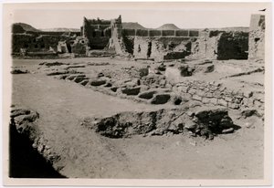 Interiör från S:t Simeons kloster, rum VI, Aswan, Egypten, fotografi av Ugo Monneret de Villard