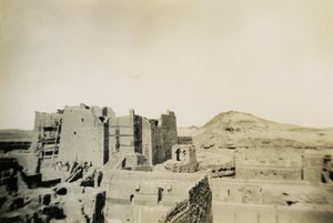 S:t Simeons kloster under restaurering, Aswan, Egypten, fotografi av Ugo Monneret de Villard