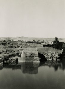 Tempelruiner på ön Elephantine, med Kleopatras bad i förgrunden, Aswan, Egypten, foto av Ugo Monneret de Villard av Ugo Monneret de Villard