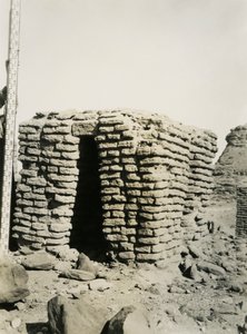 Grav i norra nekropolen, Qasr Ibrim, Egypten, fotografi av Ugo Monneret de Villard av Ugo Monneret de Villard