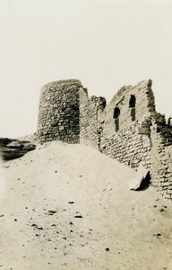 Tornet på klostret St Simeon, Aswan, Egypten, fotografi av Ugo Monneret de Villard av Ugo Monneret de Villard
