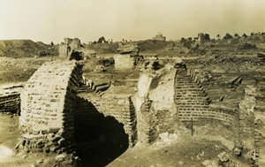 Trilobed-byggnad, al-Fustat, Egypten, fotografi av Ugo Monneret de Villard av Ugo Monneret de Villard