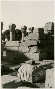 Utsikt över romerskt nymfaeum, Dendera, Egypten, fotografi av Ugo Monneret de Villard