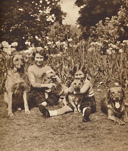 -Och vänner, prinsessorna Elizabeth och Mary på Royal Lodge, Windsor, c1936 1937 av Unbekannt