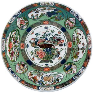 Ett kinesiskt porslinsfat från Kang-he-perioden, 1600-talet 1903 av Unbekannt