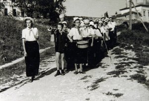 En pionjärenhet vid All-Union Young Pioneer Camp Artek, Gurzuf, Krim, USSR, 1930-talet av Unbekannt