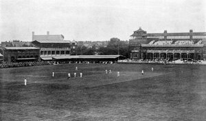 En cricketmatch pågår på Lords cricketplan, London, 1912 av Unbekannt