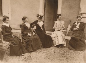 En grupp kvinnor talar, 1937 av Unbekannt