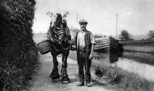 En häst som drar en kanalpråm, 1926-1927 av Unbekannt