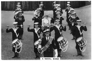 Ett marinband av HMS Vernon shore etablering i Portsmouth, 1937 av Unbekannt
