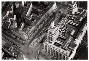 Flygfoto över Hermannplatz, Berlin Neukoelln, Tyskland, från en Zeppelin, c1931 1933 av Unbekannt
