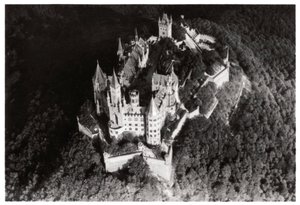 Flygfoto över slottet Hohenzollern, Baden-Württemberg, Tyskland, från en zeppelinare, c1931 1933 av Unbekannt