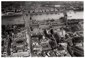 Flygfoto över Westminster, London, från en Zeppelin, 1931 1933 av Unbekannt