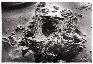 Flygfoto över arkeologiska utgrävningar nära Saqqara, Egypten, 1931 1933 av Unbekannt