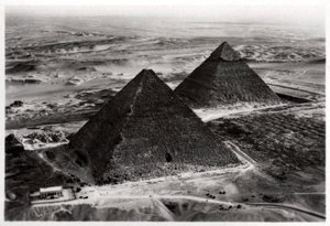 Flygfoto över pyramiderna i Giza, Egypten, från en zeppelinare, 1931 1933 av Unbekannt